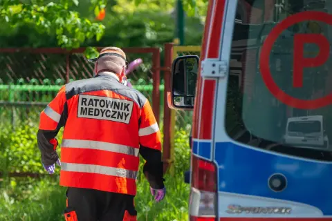 Ratownik medyczny bez studiów? Prawda i alternatywy 2026