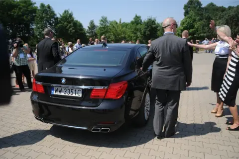 Kierowca BOR/SOP: Ile zarabia? Od 6000 do 25000 zł brutto!