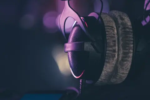 Gdzie mogę znaleźć podkład muzyczny? Oto najlepsze źródła i porady