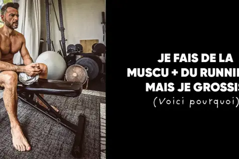 Un homme musclé s'assoit dans une salle de sport, pensif. Il se demande : "Pourquoi je grossis alors que je fais attention ?