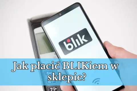 Dłoń trzyma smartfon z logo BLIK, gotowy do płatności w sklepie. Jak płacić BLIKiem?