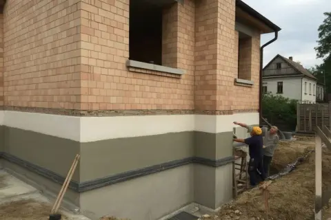 Ocieplenie fundamentów starego domu: czy warto? Poradnik krok po kroku