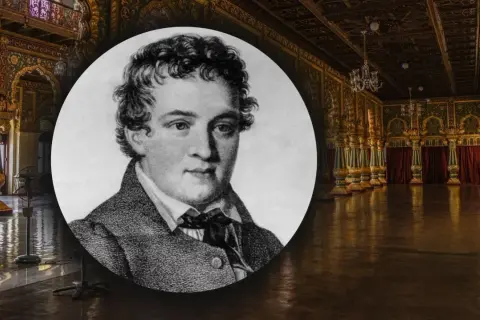 Portret młodego mężczyzny, który może być Kasparem Hauserem, na tle bogato zdobionego wnętrza pałacowego. Zagadka Kaspara Hausera wciąż fascynuje.