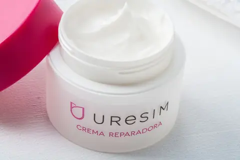 Crema reparadora Uresim, ideal para pieles secas. ¡Descubre sus opiniones!
