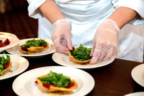 Gdzie zjeść w Inowrocławiu? Odkryj najlepsze restauracje i smaki