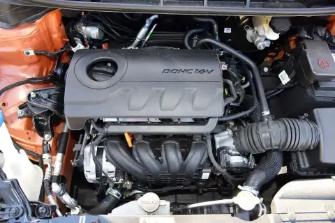 Silnik DOHC 16V w Hyundai i30 1.6 benzyna. Czysty i zadbany, gotowy do jazdy.