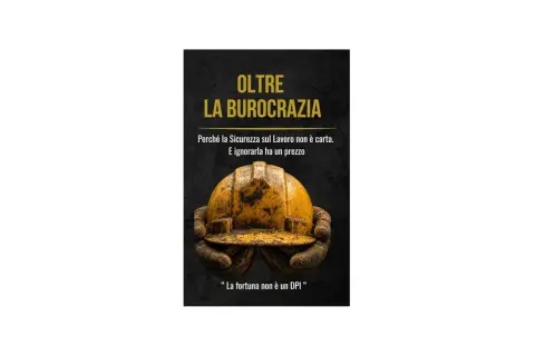 Mani guantate sorreggono un elmetto giallo sporco. Testo: "Oltre la burocrazia. Perché la Sicurezza sul Lavoro non è carta. E ignorarla ha un prezzo. La fortuna non è un DPI". La gestione del personale cosa fa? Si occupa di sicurezza.