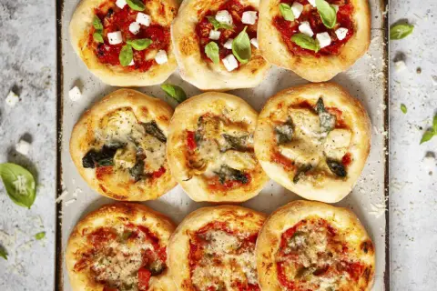 Jakie dodatki do pizzy? Stwórz pizzę marzeń inspiracje!