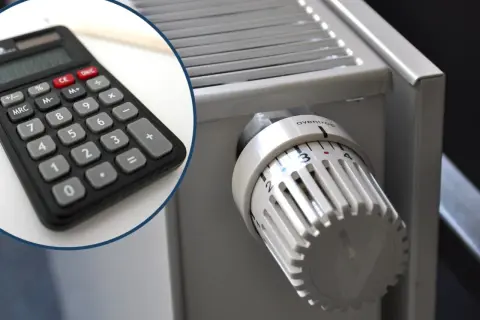 Kalkulator obok termostatu grzejnikowego. Obliczanie, ile żeberko aluminiowe na ile m2 jest potrzebne do ogrzania pomieszczenia.
