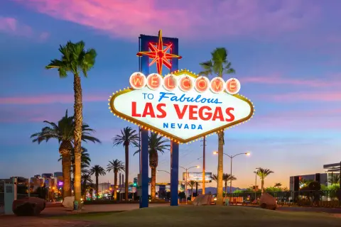Od Las Vegas do ekranu smartfona: jak rozrywka stacjonarna wpłynęły na projektowanie cyfrowe