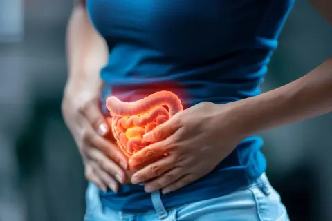 Ból brzucha i jelita. Dowiedz się, czym jest kolonoskopia i jak pomaga w diagnostyce.