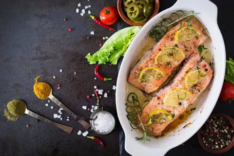 Réussir votre saumonette grillée : le guide essentiel du chef