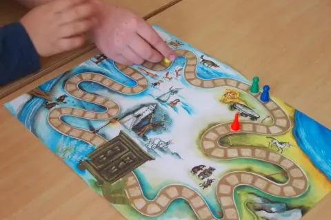 Edukacyjna gra planszowa Opowieści z Narnii do nauki języka polskiego