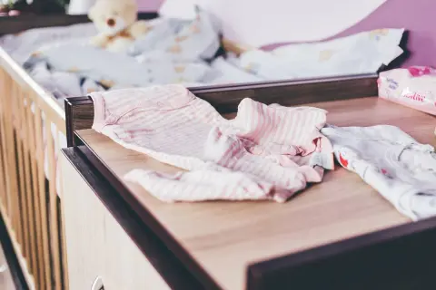 Czy można wyrzucić dziecko ze żłobka? Poznaj prawa rodziców i procedury