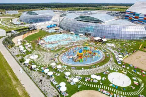Jak dojechać z Warszawy do Suntago - najłatwiejsze opcje transportu