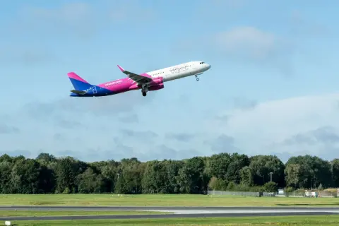 Ile kosztuje bagaż rejestrowany Wizz Air? Sprawdź, jak uniknąć wysokich opłat!