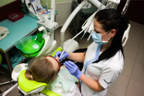 Dentysta może wystawić L4? Sprawdź zasady i kiedy możesz je dostać