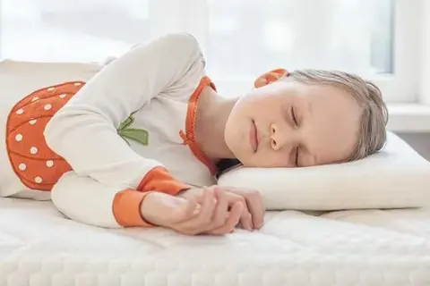 Jaka poduszka dla 3 latka, aby zapewnić zdrowy i komfortowy sen?