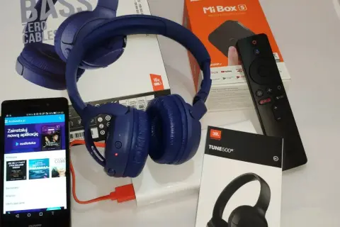 Jak podłączyć słuchawki bezprzewodowe do laptopa JBL w prosty sposób