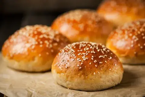 Recette pain à burger maison : le secret du moelleux inratable