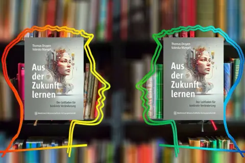 Zwei Buchcover mit dem Titel "Aus der Zukunft lernen" flankieren stilisierte Köpfe, die Wissen und Fortschritt symbolisieren.