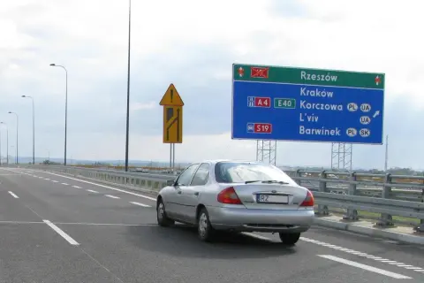 Autostrada A4 Kraków-Rzeszów: Otwarta od lat! Opłaty, MOPy, przyszłość