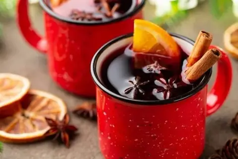 Ile wsypać przyprawy do grzańca, aby uzyskać idealny smak?