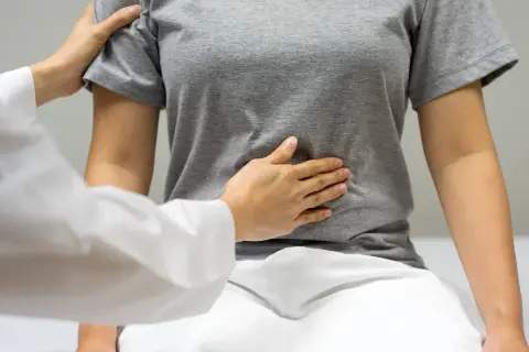 Ból żołądka: Kompletny przewodnik diagnostyki od objawów po badania