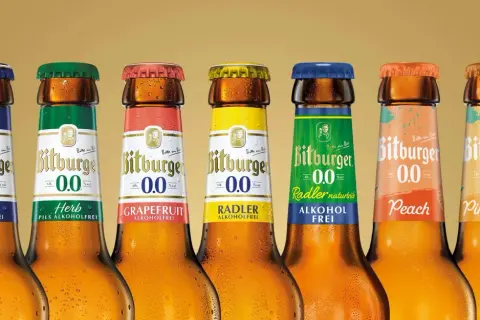 Bitburger 0,0% in verschiedenen Sorten: Pils, Herb, Grapefruit, Radler, Radler naturtrüb, Peach und Pineapple. Der geringe Zuckergehalt macht sie zur leichten Wahl.