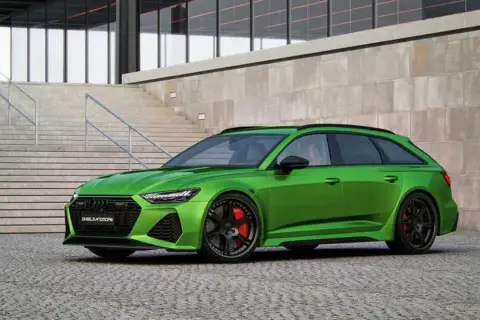 Audi RS6 verde vibrante, un coche familiar con una potencia desatada.