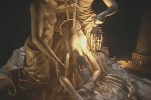 Mroczna rzeźba z latarnią i świecami, przypominająca scenę z Resident Evil Village poradnik.