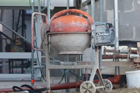Beton B20: Ile cementu na 1m³? Dokładny przepis i sekrety trwałości