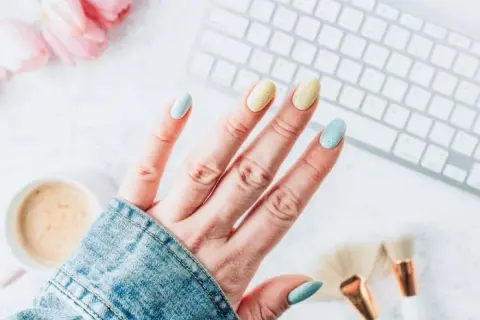Najzdrowszy manicure – jaki rodzaj nie niszczy paznokci i jest bezpieczny?