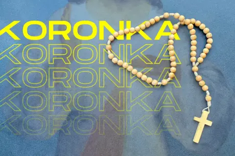 Drewniana koronka do świętego Szarbela z krzyżykiem.