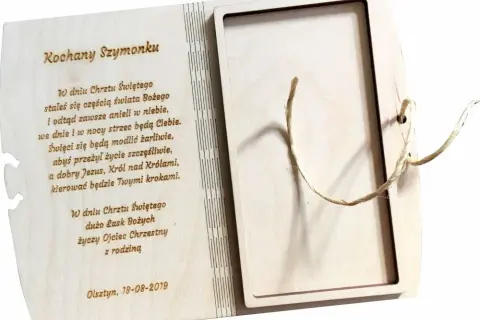 Idealny prezent na chrzest od chrzestnego: Koperta czy pamiątka?