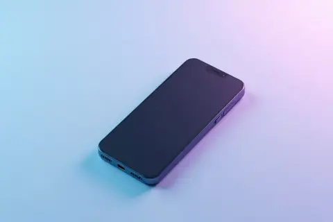 Jak wyczyścić mikrofon iPhone? Krystaliczny dźwięk bez serwisu!