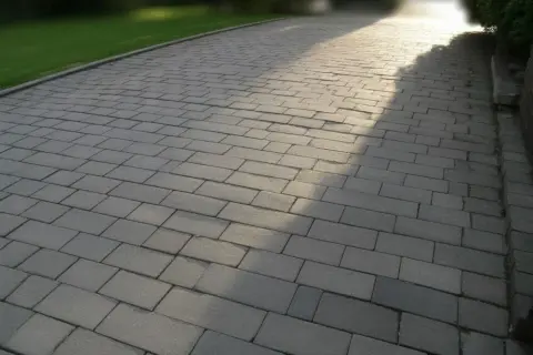 Jaka grubość kostki na podjazd? 6 czy 8 cm wybierz mądrze!