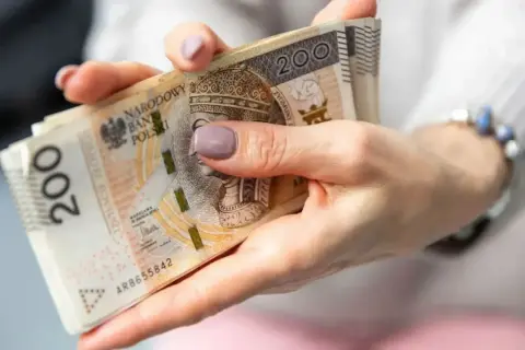 W jakim wieku renta na stałe? ZUS: wiek nie decyduje!