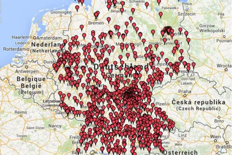 Karte von Deutschland mit vielen roten Markierungen, die auf die "top 10 bier deutschland" hinweisen könnten.