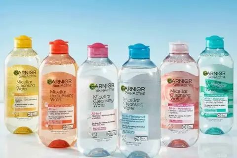Sei alla ricerca di acqua micellare: pro e contro? Ecco una selezione di prodotti Garnier Skinactive, ognuno con benefici specifici per la tua pelle.