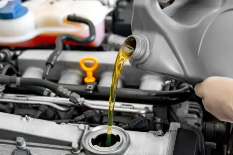 Olej Millers czy Motul - który wybór zapewni lepszą ochronę silnika?