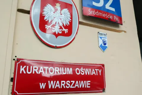 Ile zarabia pracownik kuratorium oświaty? Zaskakujące różnice w płacach