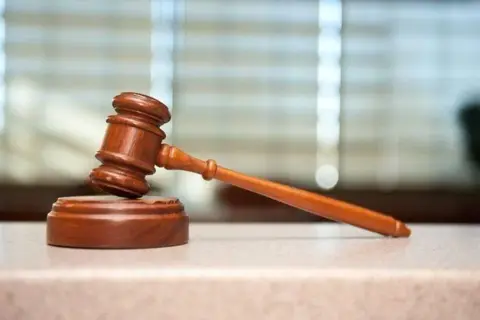 Co oznacza, że wyrok jest nieprawomocny? Kluczowe informacje i skutki