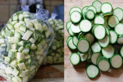 Zucchine tagliate a cubetti in sacchetti e a rondelle su un tagliere. Scopri quanto durano le zucchine cotte in frigo per conservarle al meglio.