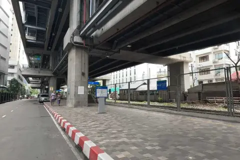 Jak dojechać na lotnisko w Bangkoku? Sprawdź najlepsze opcje transportu