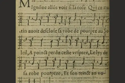 Mignonne, allons voir si la rose analyse le texte ancien et sa musique. La partition dépeint une scène poétique.