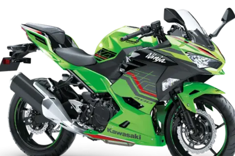 Kawasaki Ninja 400, una de las deportivas motos guapas, con su característico color verde y diseño agresivo.