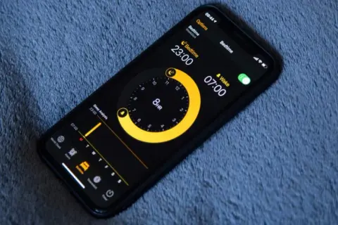 Ulubiona piosenka na budzik iPhone? Sprawdź 3 proste sposoby!