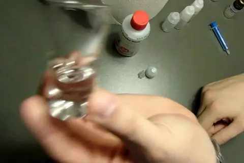 Jak zrobić samemu liquid do e-papierosa i uniknąć błędów w procesie