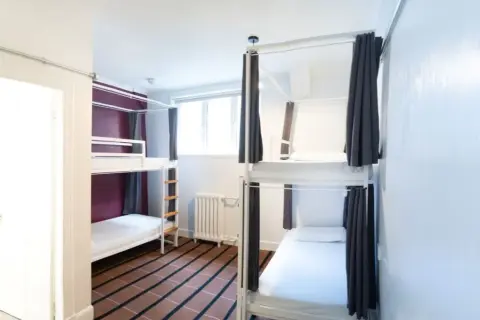 Hotel czy hostel? Kompletne porównanie: co lepsze dla Ciebie?
